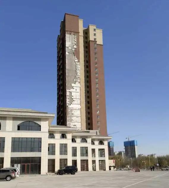 �y��һ�ߌӽ�����ʮ���≦���،ӳ�Ƭ������⋯�^��ϵ�Σ�C(j��)�Εr(sh��)��